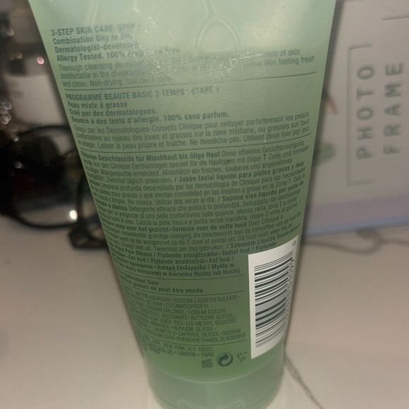 Clinique Green Liquid Facial Soap - Picture 2 of 3